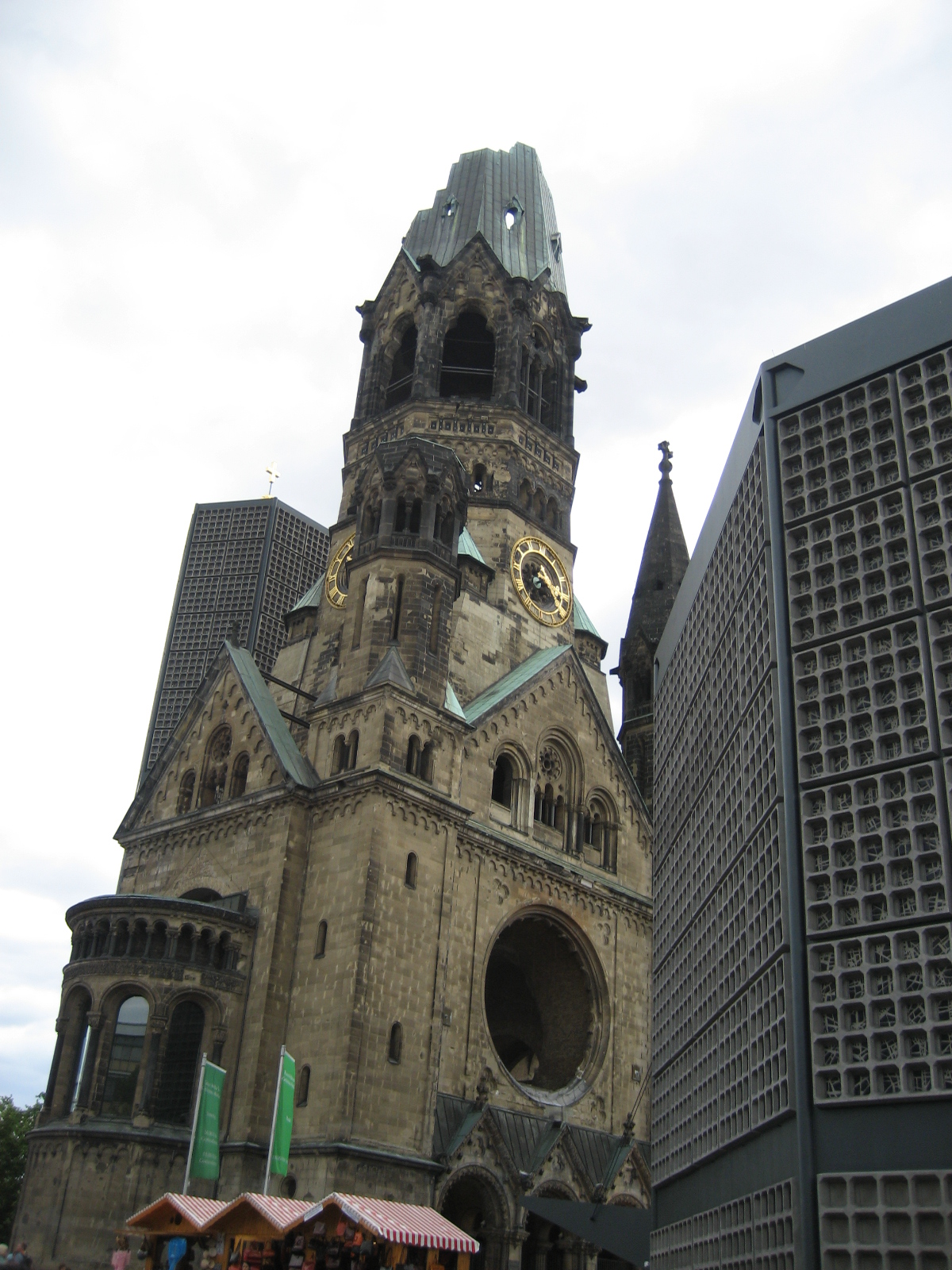 [Kaiser+Wilhelm+Gedaechtnichkirche.JPG]