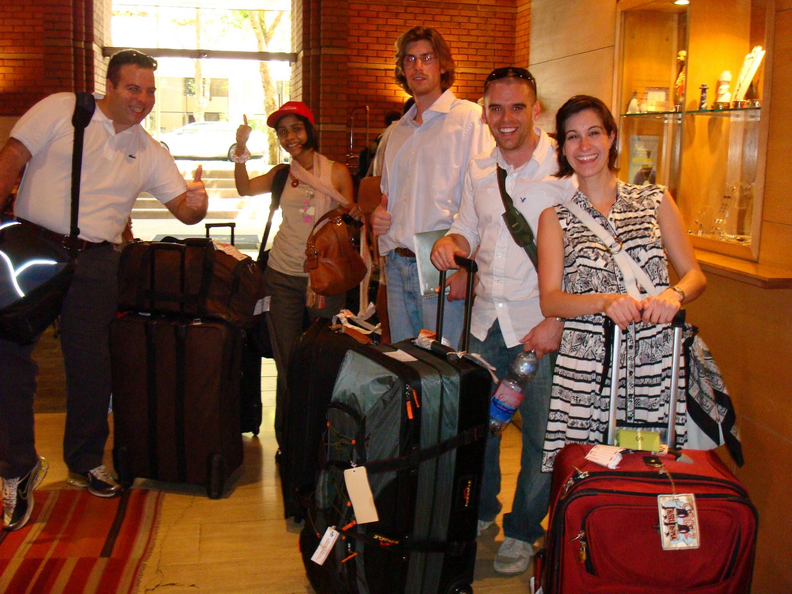 [Terrible+Pic+of+us+with+our+luggage!++1.8.08.jpg]