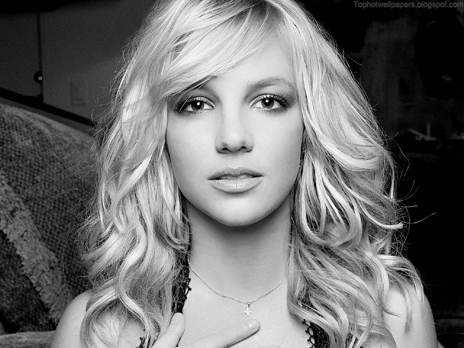 HD Wallpapers: Britney Spears(Black and White Edition)