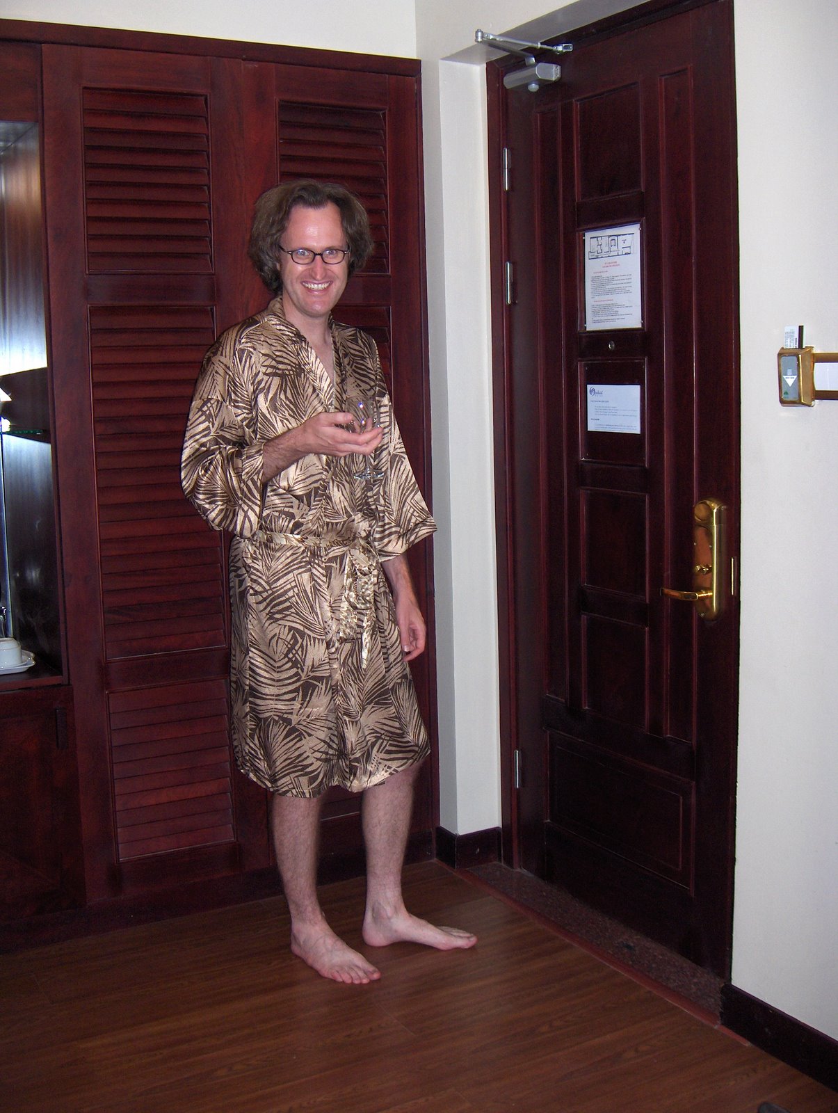 [Damn+sexy+robes+in+the+rooms+at+the+Orchid+Hotel+in+Hue.JPG]