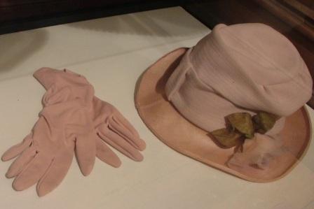 [DSCF0621hat+and+gloves.JPG]