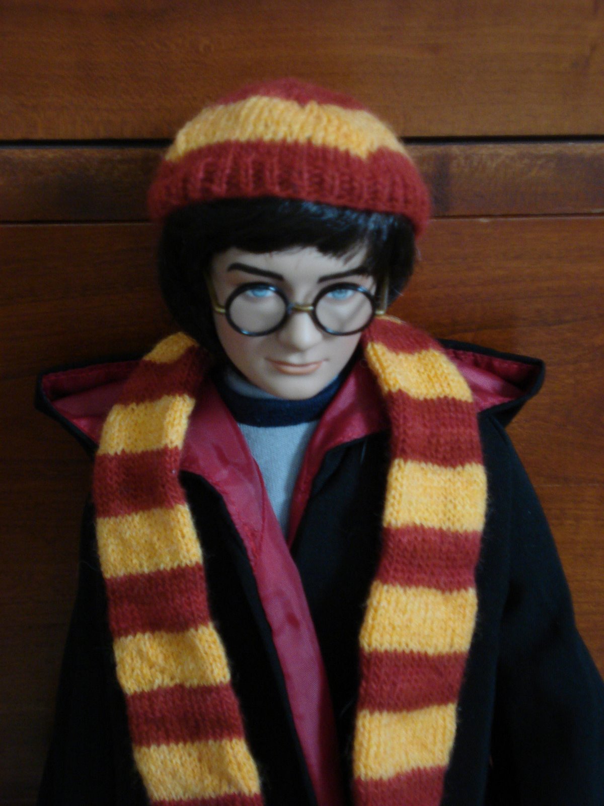 [Harry+Potter's+hat+and+scarf.jpg]