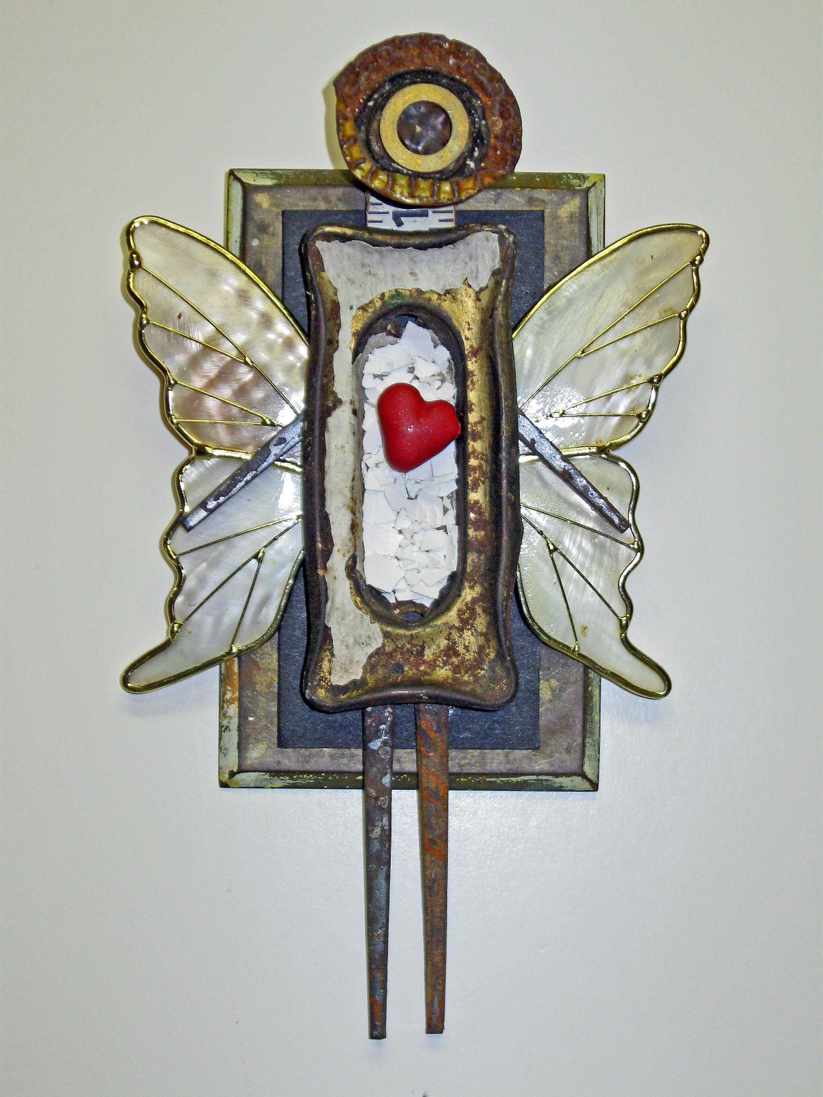 [assemblage+-+angel+with+red+heart+-a.jpg]