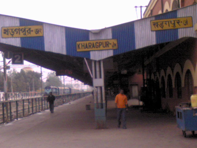 [Kharagpur_rail_station_shed.jpg]