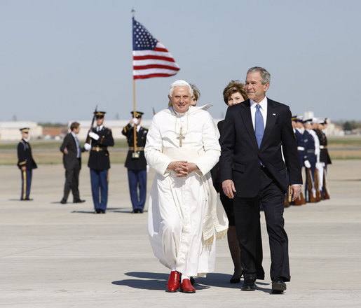 [Bush+&+Pope.jpg]