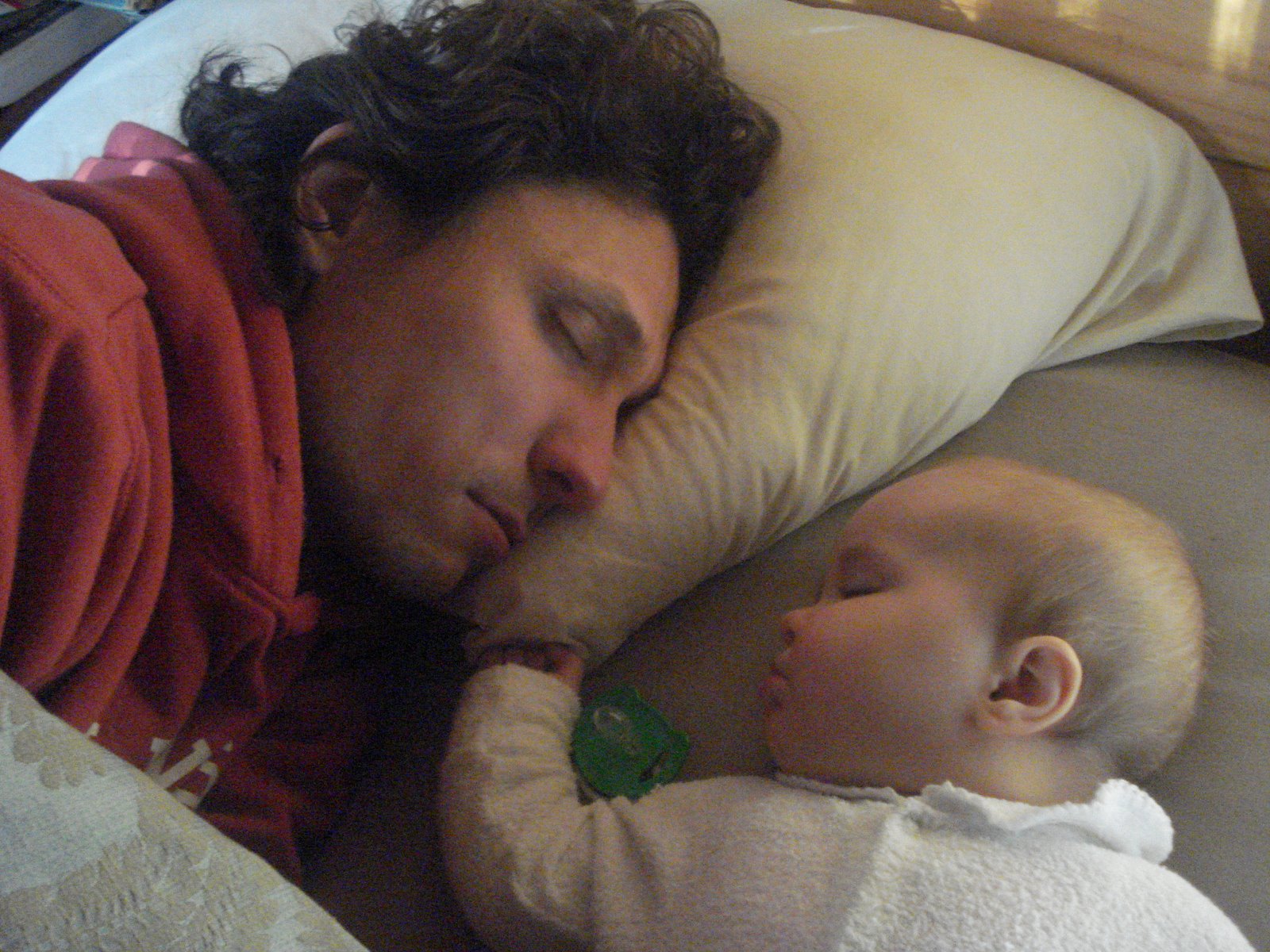 [asleep+with+daddy.JPG]