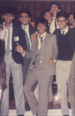 shahrukh khan with his friends - 6