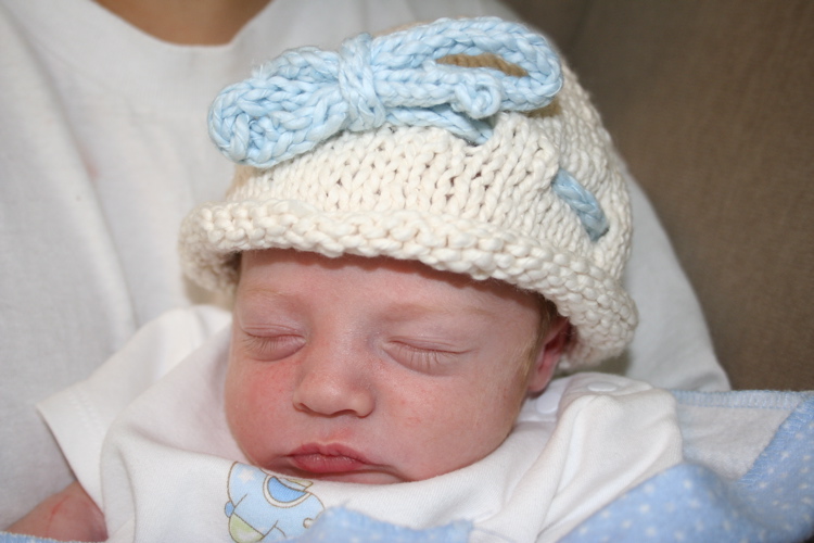 [newborn+J+in+hat.JPG]