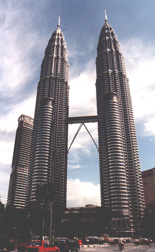 [Petronas_towers.jpg]