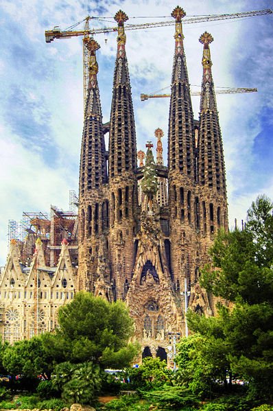 [398px-Barcelona_Temple_Expiatori_de_la_Sagrada_Fam_lia.jpg]