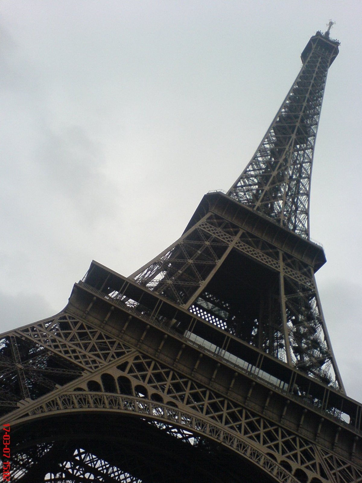 [Eiffel_Tower.JPG]