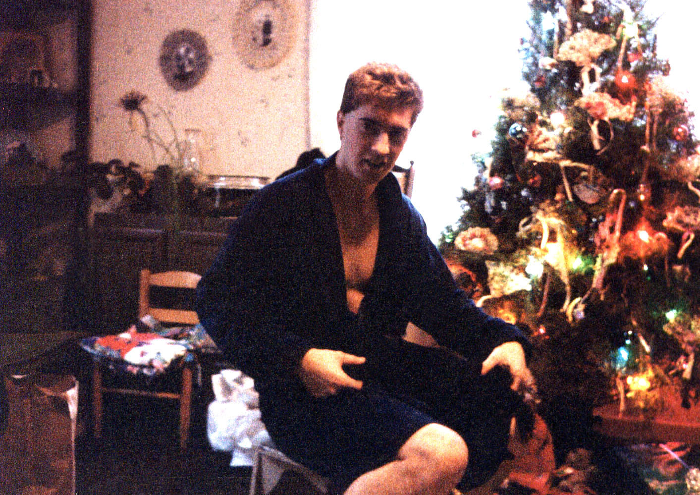 [1985-12+Shawn+Christmas.jpg]