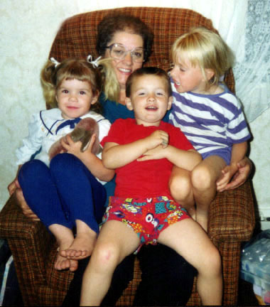 [1994+August+Granny+&+Kidlets.jpg]