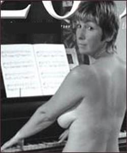[naked+piano+lady.jpg]