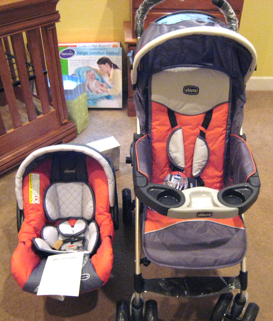 [Car+seat+and+stroller-small.jpg]