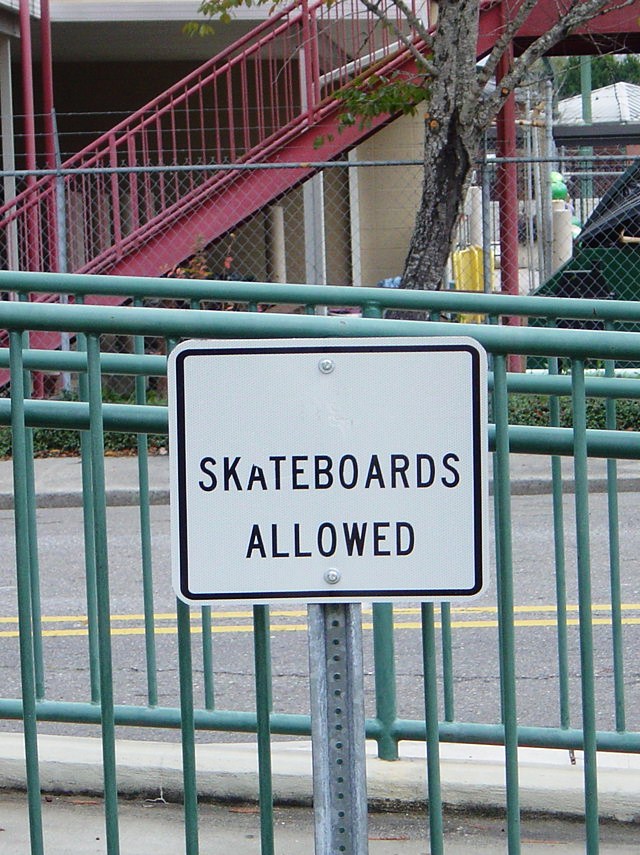 [skateboards+allowed+077.jpg]