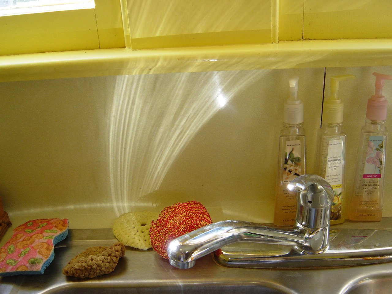 [kitchen+sink+002.JPG]