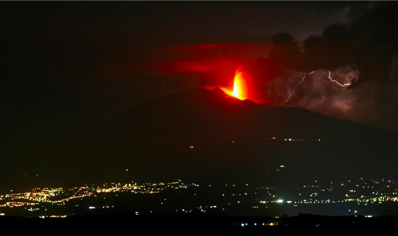 [eruption+and+lightning.jpg]