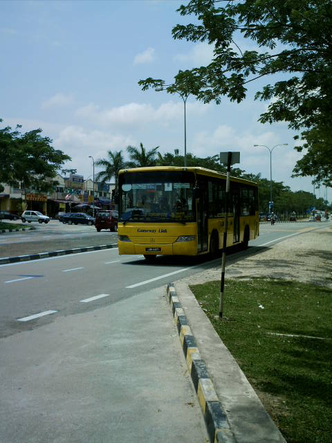 [Bus+CW3.jpg]