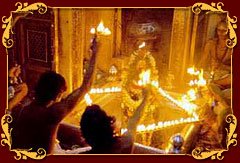 [Kashi_Vishwanath_temple_Varanasi.jpg]