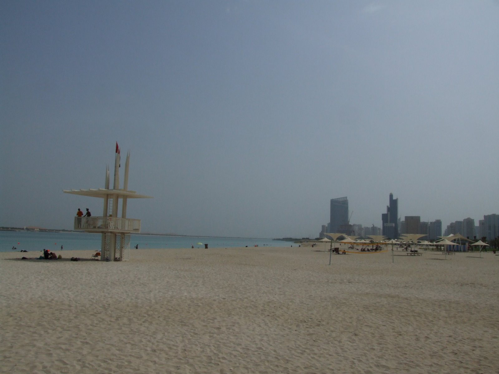 [Abu+Dhabi+Beach+4+DSCF3927.JPG]