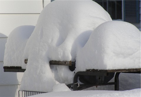 [Snow+covered+grill+2.jpg]