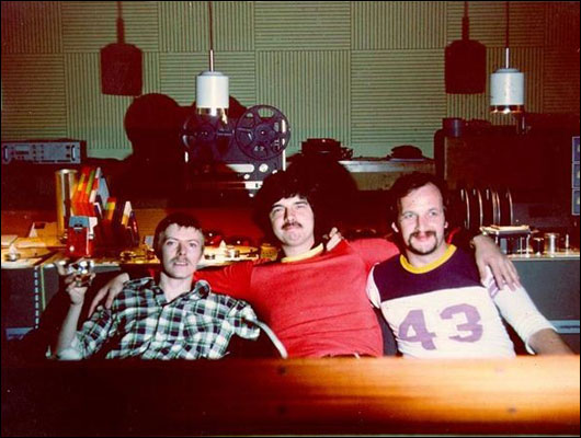 [hansa+David+Bowie,+producer+Tony+Visconti+and+engineer+Eduard+Meyer+in+1976+.jpg]