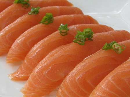 [salmon+sushi+1.JPG]
