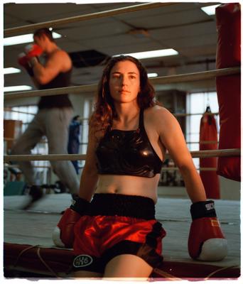 [Holly+Fernely-boxing.jpg]