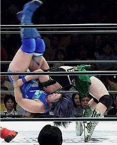 [Toshie+Uematsu+vs.+Sonoko+Kato-wrestling.bmp]