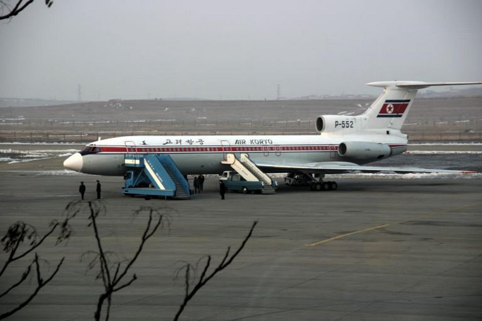 [TU-154B2+P-552+AIR+KORYO+PYONYANG.JPG]