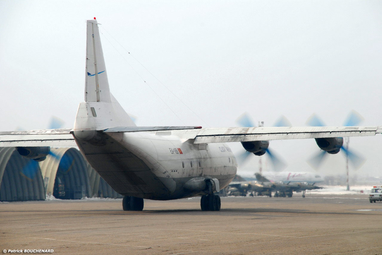 [Antonov An-12 ClickAirways-Douchanbe-11fev2008-DSC_0098.jpg]