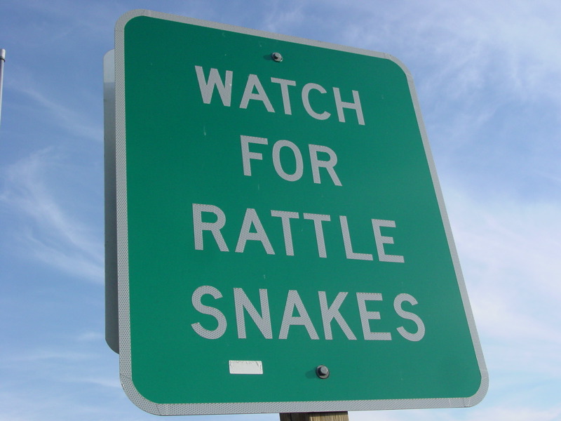 [rattlesnakes_sign.jpg]