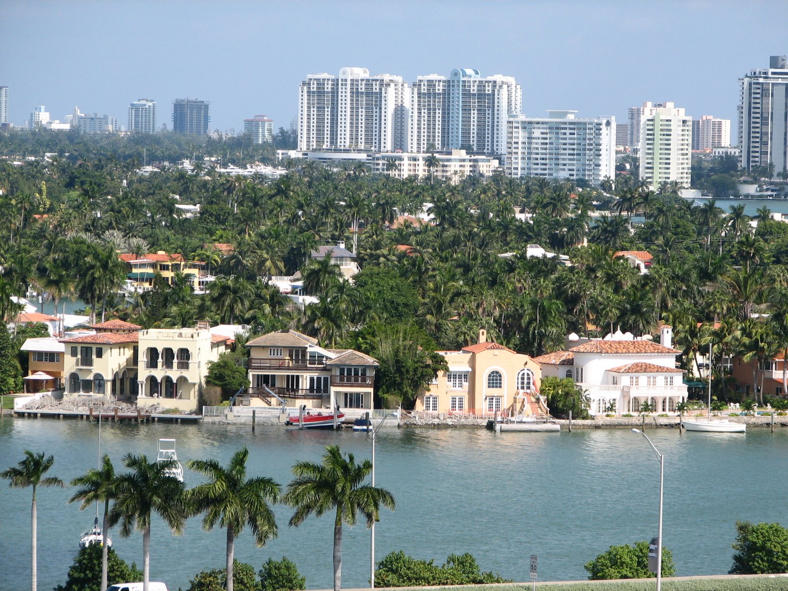 [South+Beach+Miami+Houses.JPG]