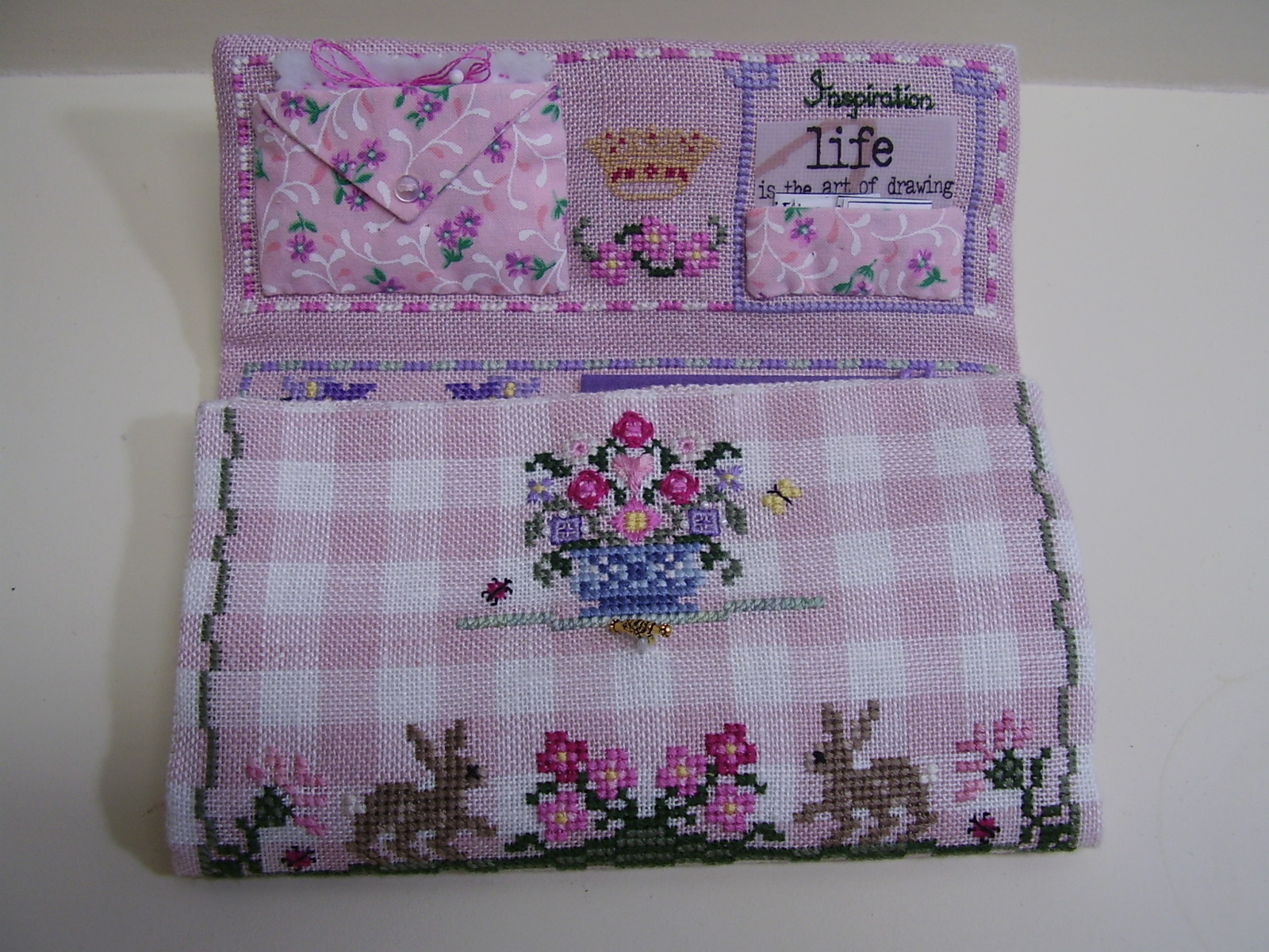 [Queen+of+Needle+Sampler+Sewing+Case+View+3+by+Just+Nan.JPG]