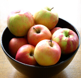 [apples3.jpg]