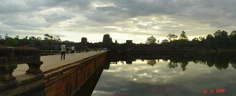 [2nd+Day+-+Angkor+Wat+in+the+Morning.JPG]