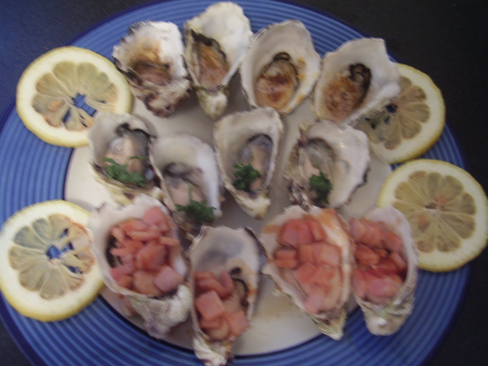 [Oysters+3+different+ways.JPG]