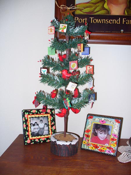 [Christmas+Inchie+tree.jpg]
