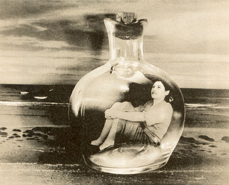 [Botella+del+mar,+1950.jpg]