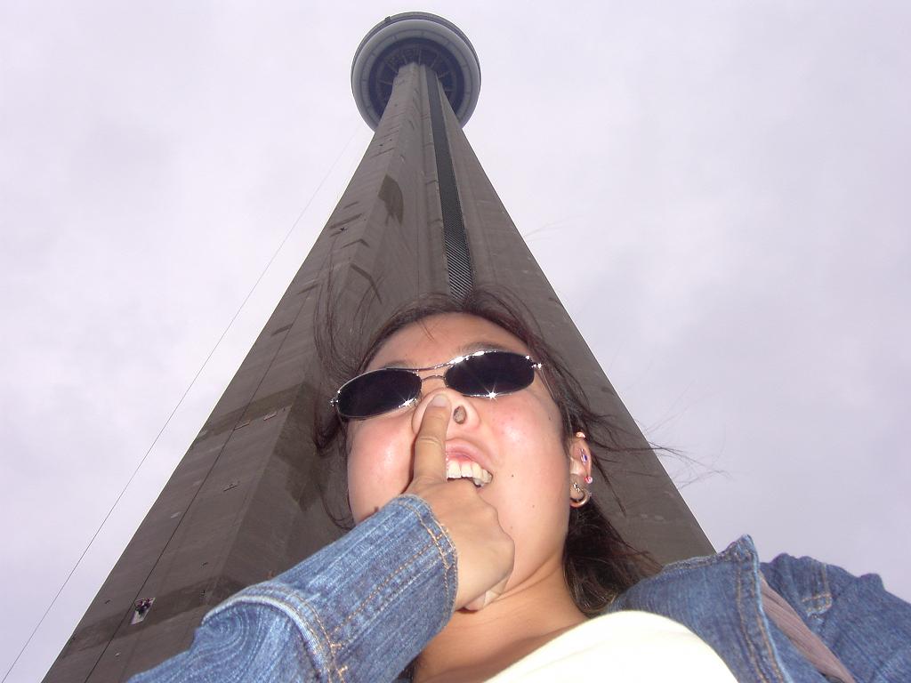 [me+and+the+CN+tower.jpg]