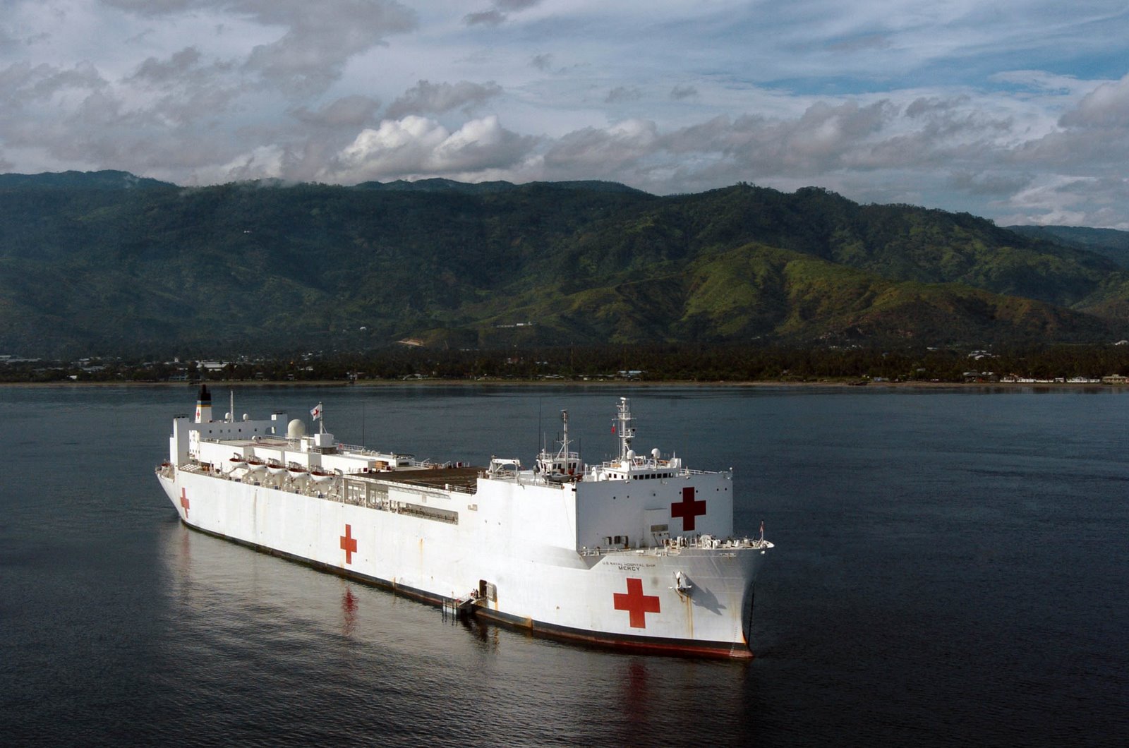 [Hospital+Ship+East+Timor.jpg]