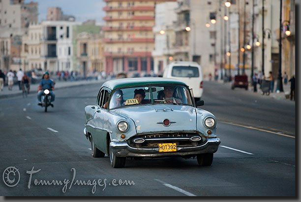 [Cuba_0128-Car_Malecon.jpg]