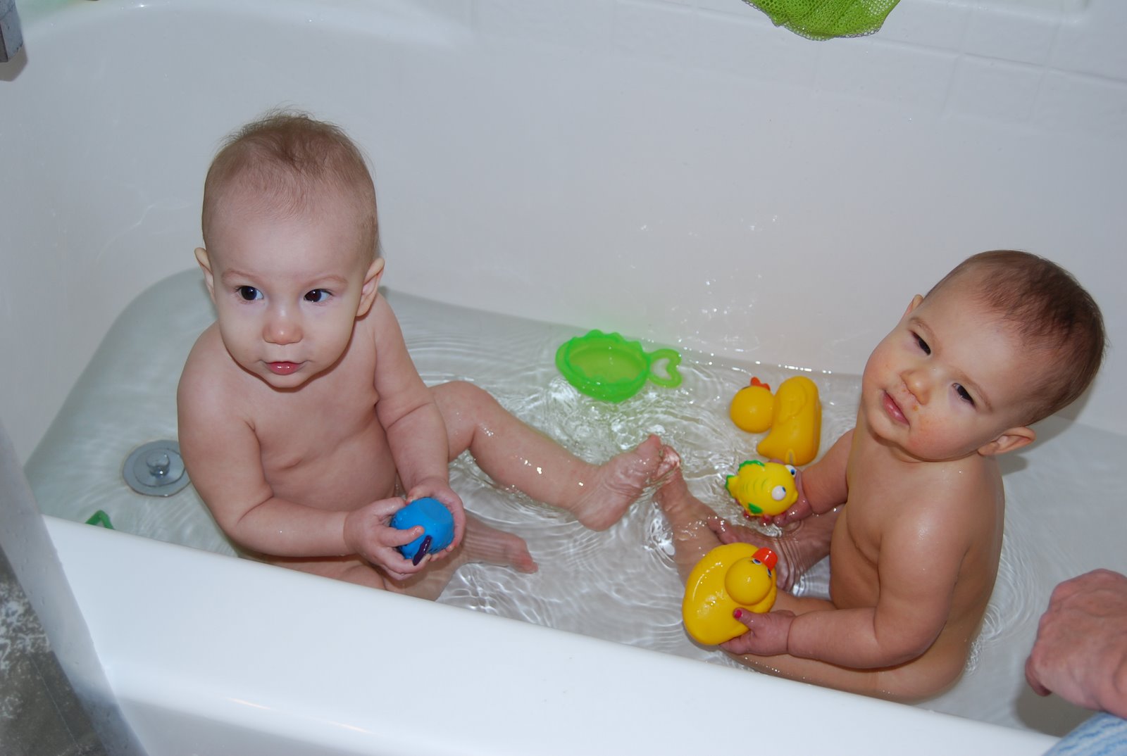 [Bathtime+before+the+party.jpg]
