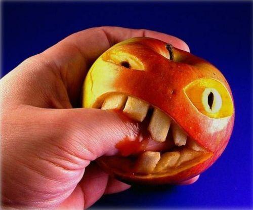[scary+apple.jpg]