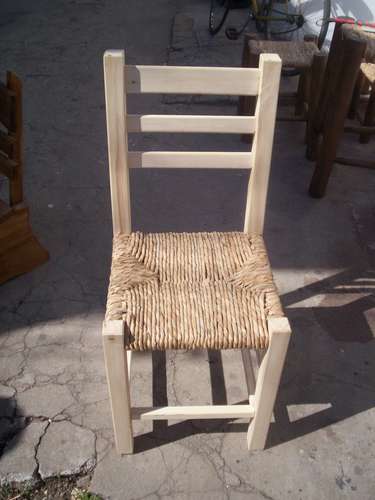 sillas de madera y totora a pintar