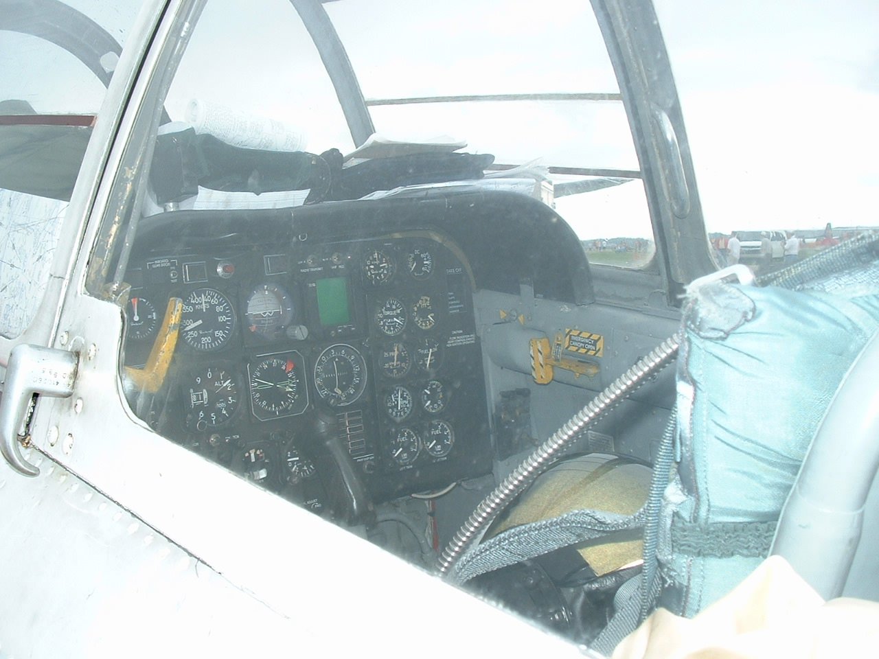 [t-34cmentorcockpit.jpg]