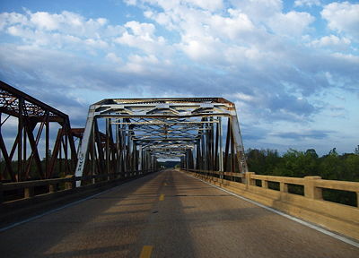 [400px-Tallahatchie_bridge-Hwy_7_Mississippi.jpg]