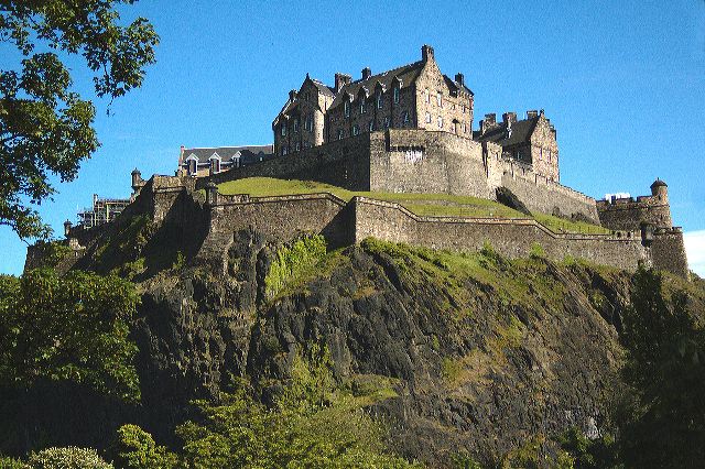 [Edinburgh+Castle.jpg]
