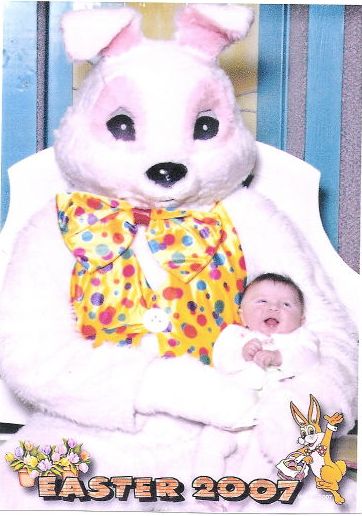 [Easter+Bunny+is+on+his+way.jpg]